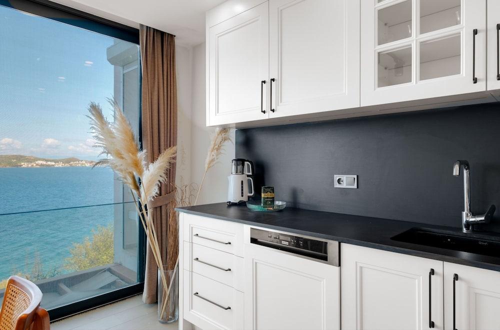 LUXURY WATERFRONT HOUSE 9 MIN TO YALIKAVAK MARINA — BODRUM — fotografie hotel nr. 19