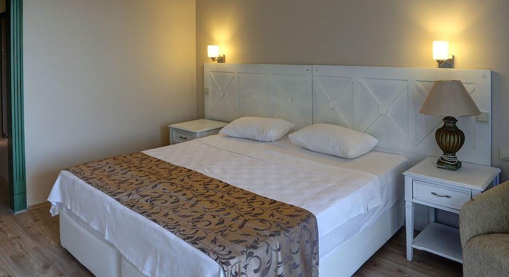 SIDE CENTER HOTEL — SIDE