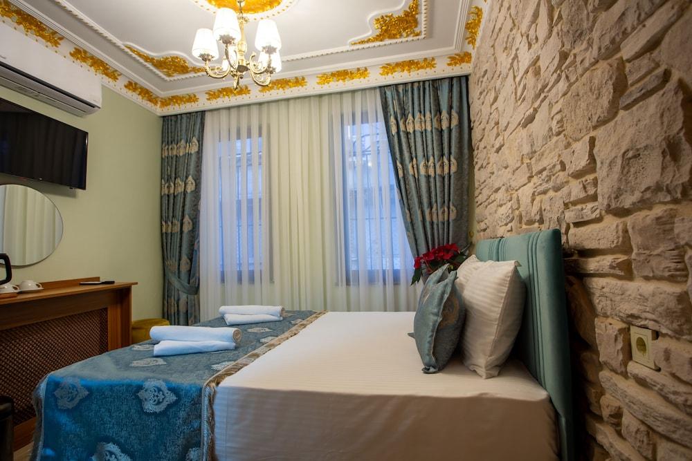 SAYINA HOTEL — ISTANBUL