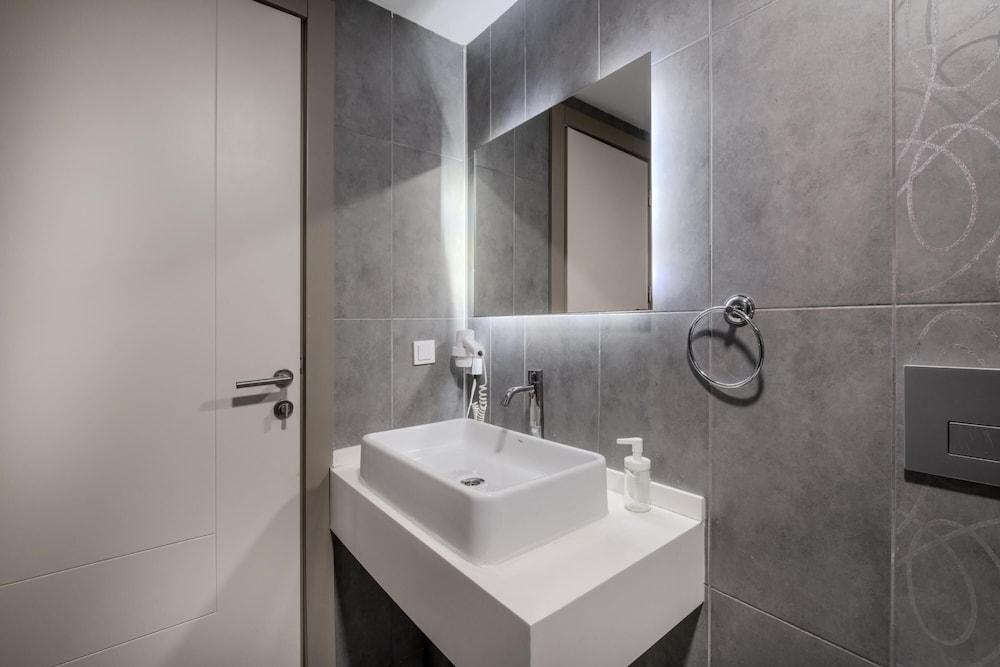RESIDENCE NEAR COMMERCE CENTER AND ISTANBUL MALL — ISTANBUL — fotografie hotel nr. 13