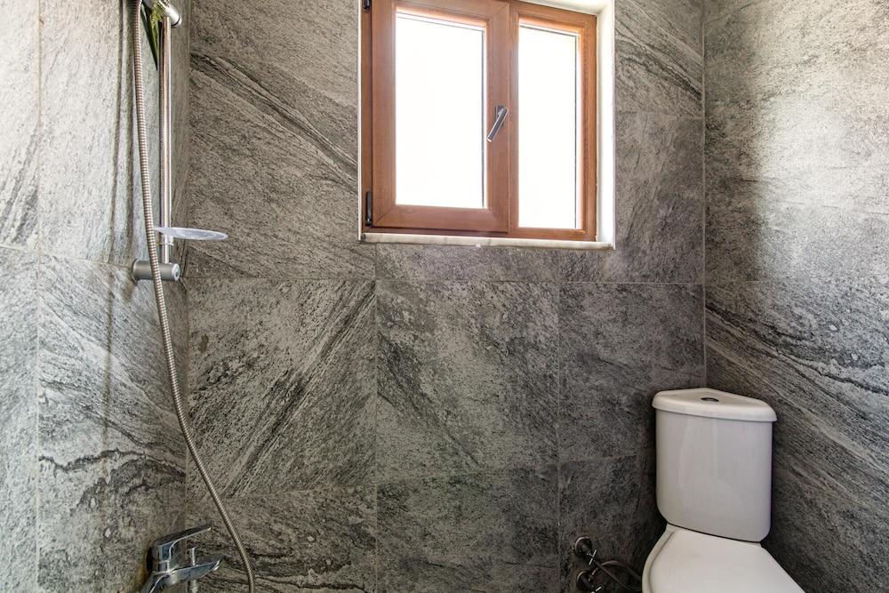 SINGLE HOUSE LUMINOUS AND CHIC FLAT IN FATIH — ISTANBUL — фотография отеля №12