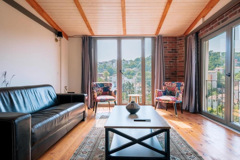 STUNNING SEA VIEW LOFT 5 MIN TO PARK IN KUZGUNCUK — ISTANBUL — фотография отеля №3