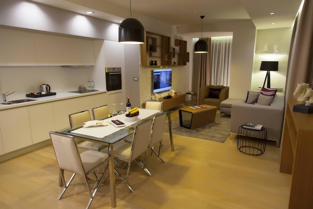 THE LEOS RESIDENCE — ISTANBUL