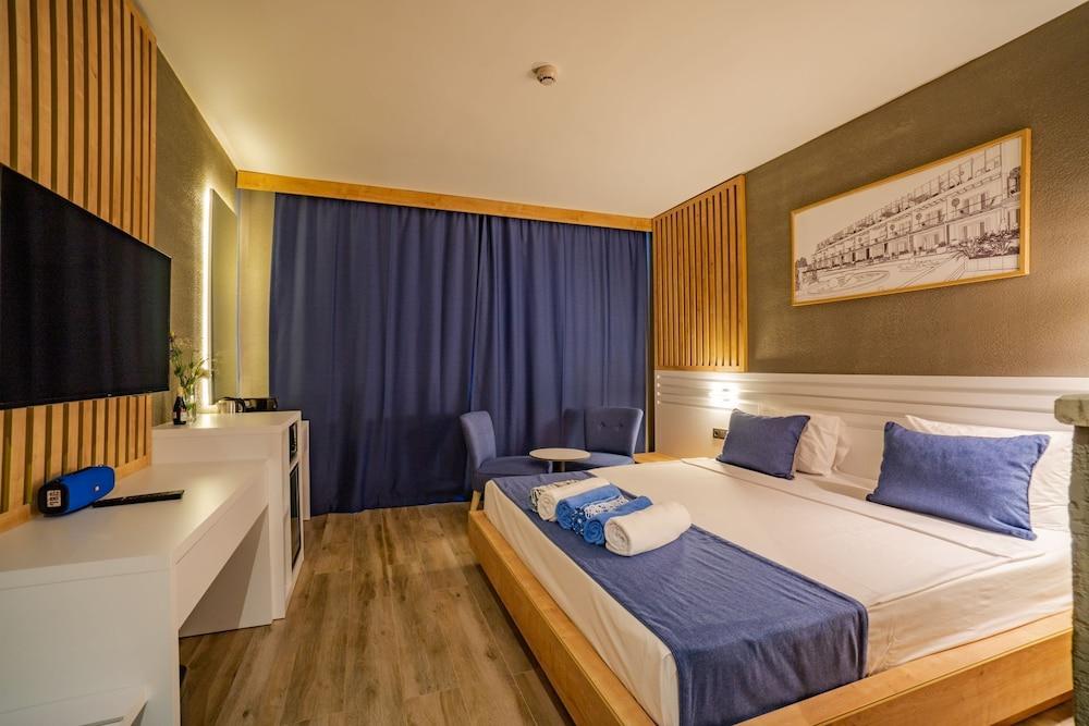 L HOTEL SARIGERME — SARIGERME