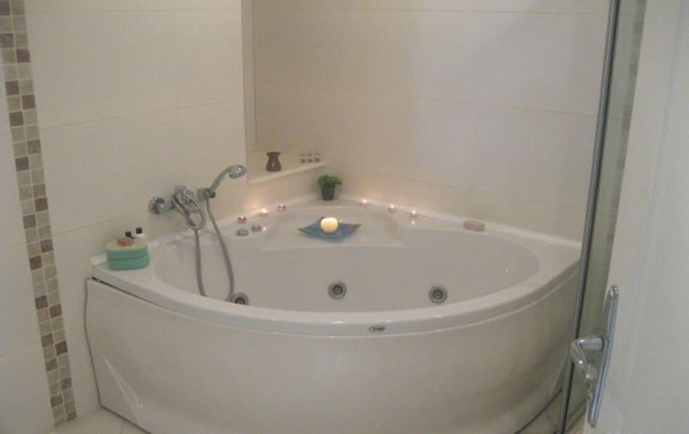 SPACIOUS 2 BED 2 BATH HOME IN ONE OF SIDES MOST POPULAR COMMUNITIES — SIDE — фотография отеля №14