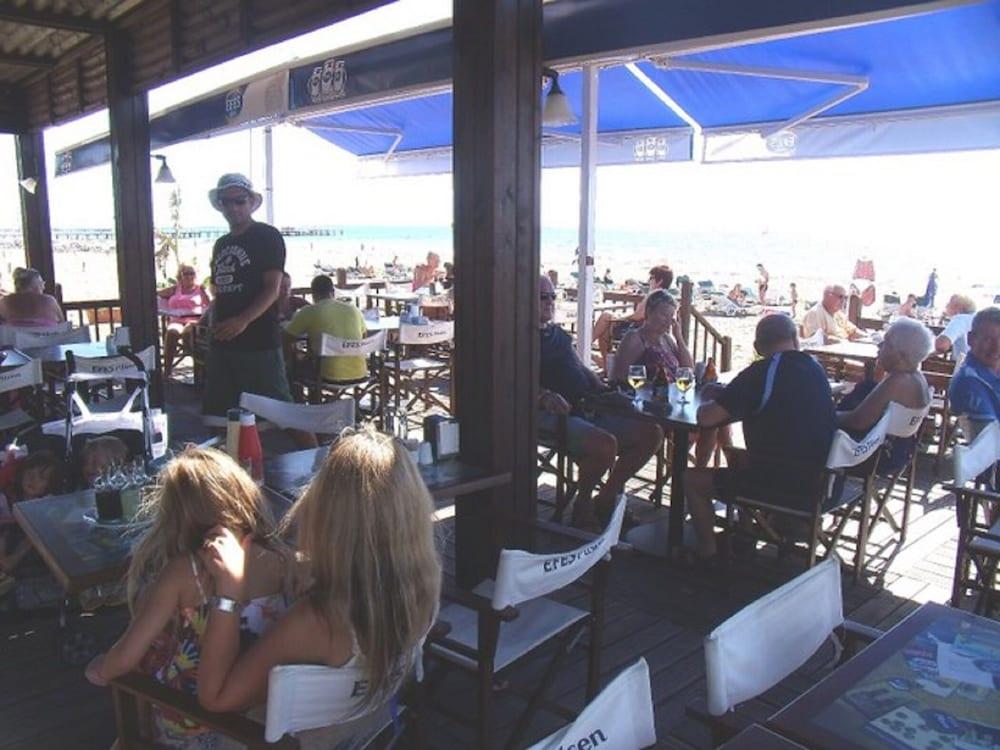 LUXURY 2 BED PRIVATE HOME CLOSE TO THE BEACH ON A SECURE COMMUNITY — SIDE — fotografie hotel nr. 24