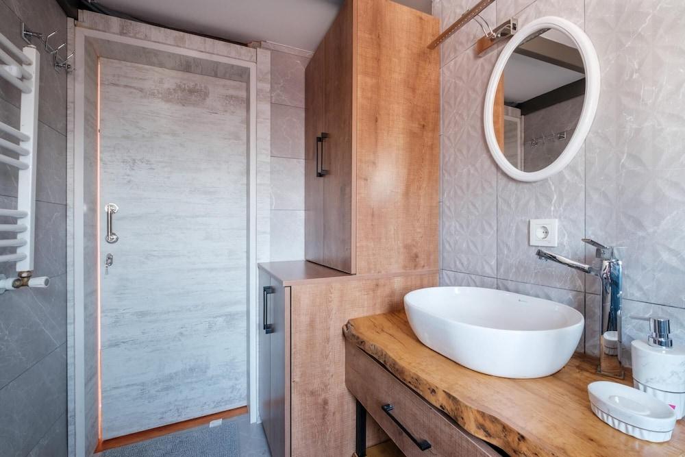 STUNNING SEA VIEW LOFT 5 MIN TO PARK IN KUZGUNCUK — ISTANBUL — фотография отеля №23