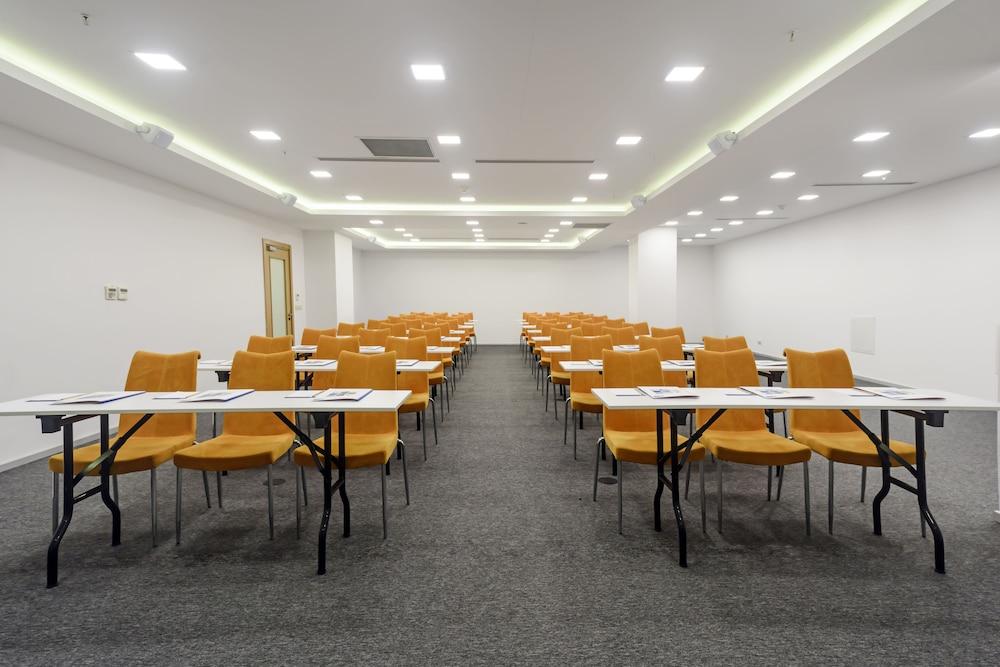 HOLIDAY INN EXPRESS ISTANBUL - ALTUNIZADE — ISTANBUL — fotografie hotel nr. 24