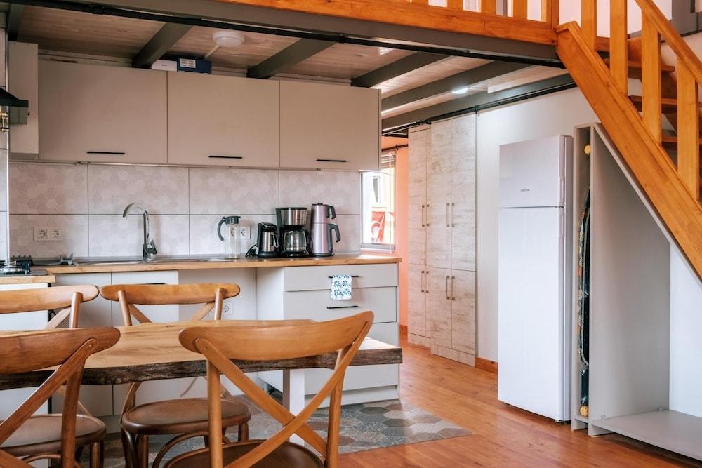 STUNNING SEA VIEW LOFT 5 MIN TO PARK IN KUZGUNCUK — ISTANBUL — фотография отеля №12