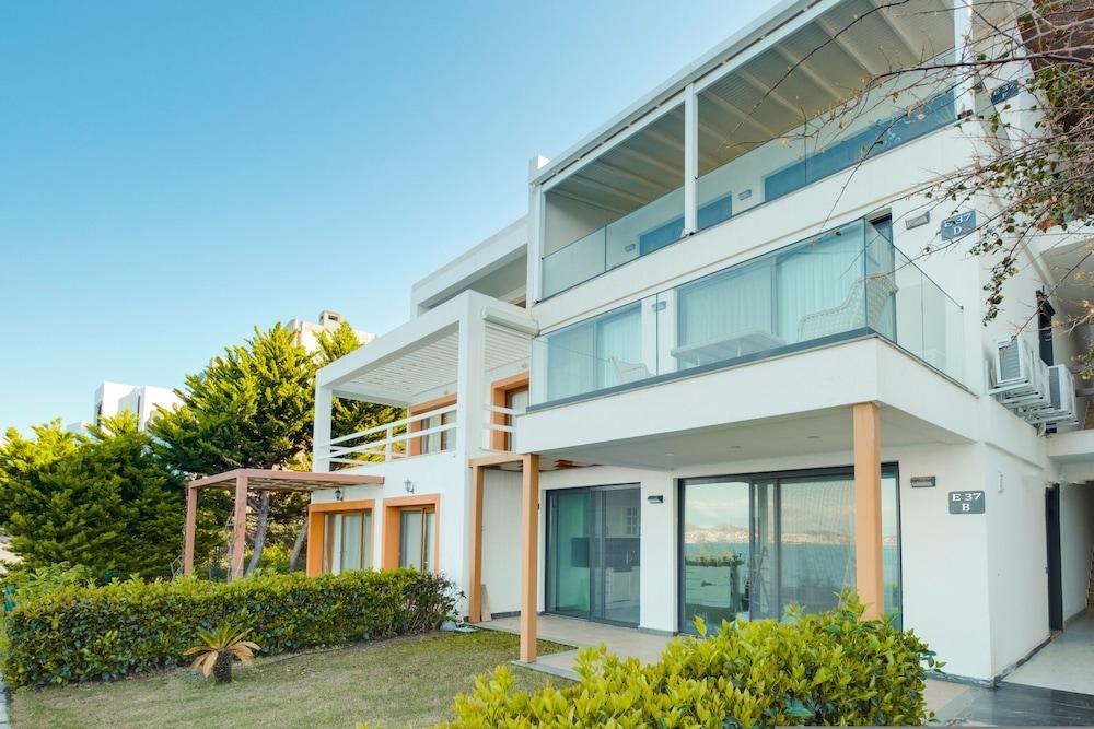 LUXURY WATERFRONT HOUSE 9 MIN TO YALIKAVAK MARINA — BODRUM — fotografie hotel nr. 2
