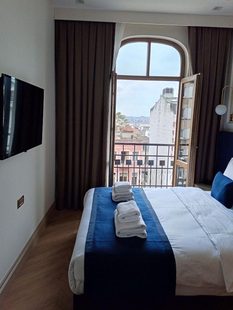 TAKSIM BOSPHORUS HOTEL — ISTANBUL