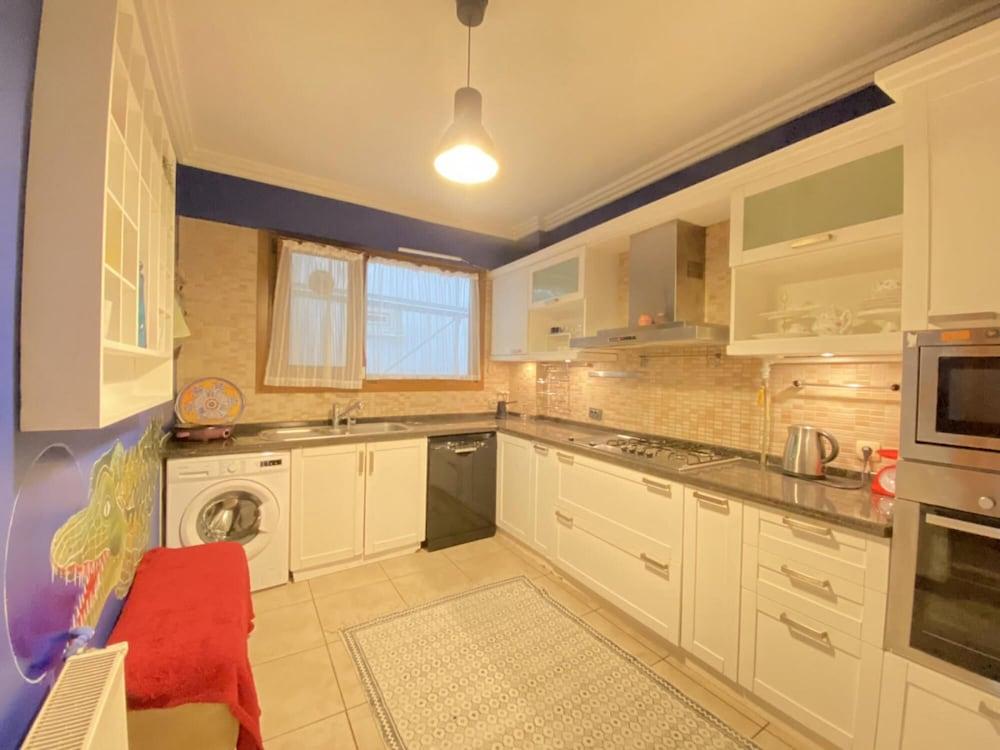 MISSAFIR FLAT WITH BOSPHORUS VIEW IN KUZGUNCUK — ISTANBUL — фотография отеля №12