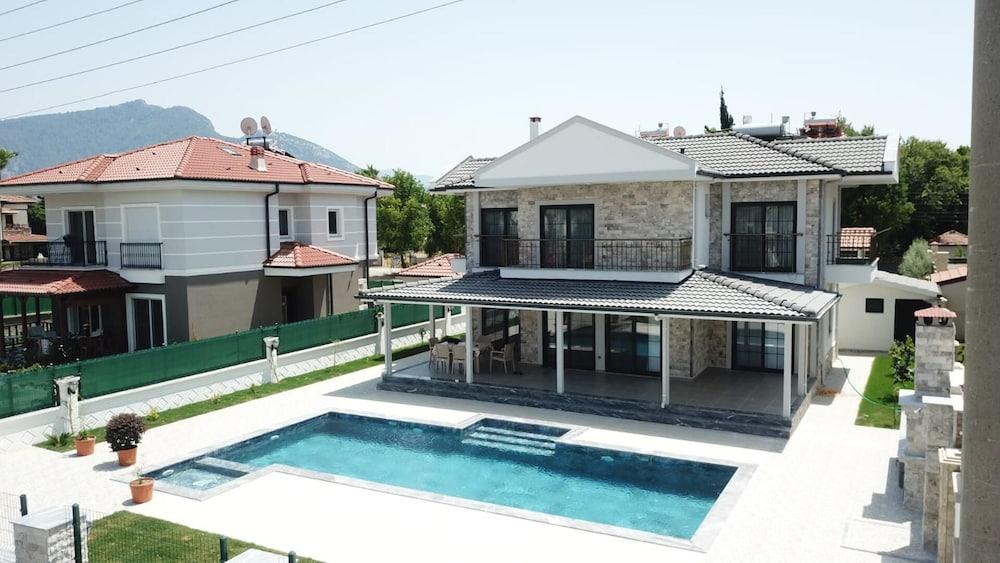 STUNNING 4-BED VILLA GREY 4 BEDROOMS PRIVATE POOL — DALYAN — фотография отеля №14