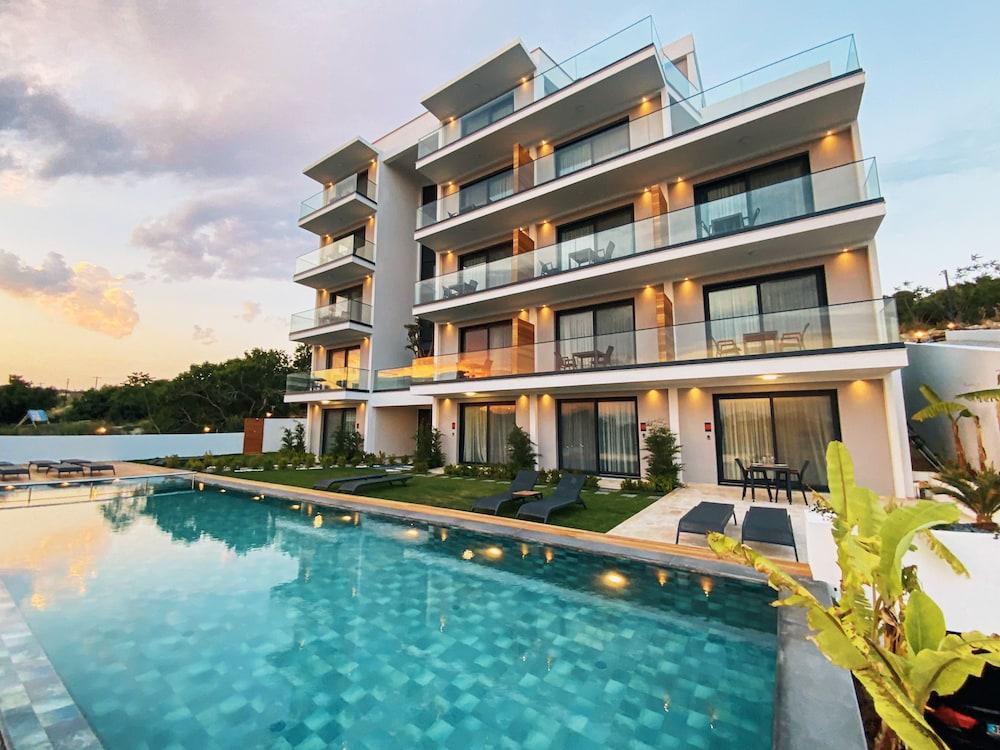 KADAGAN SUITES AYASARANDA — CESME