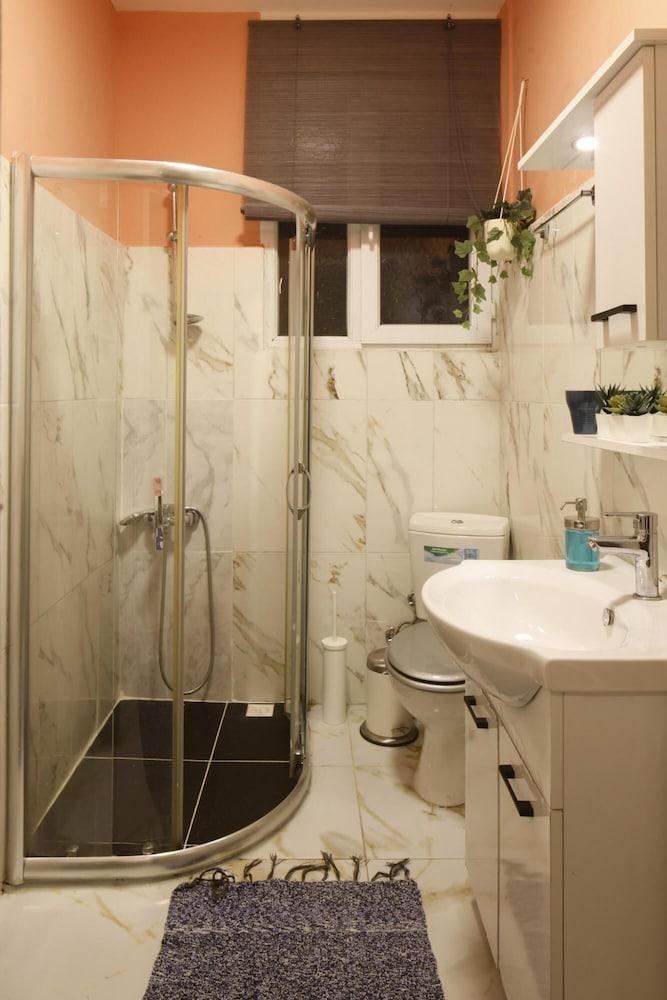 VIBRANT FLAT WITH EXCELLENT LOCATION IN BEYOGLU — ISTANBUL — fotografie hotel nr. 7