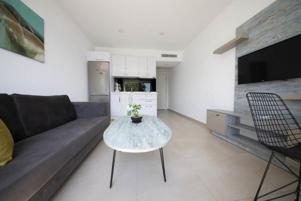 SEAFRONT FLAT WITH BREATHTAKING SEA VIEW IN BODRUM — BODRUM — fotografie hotel nr. 7