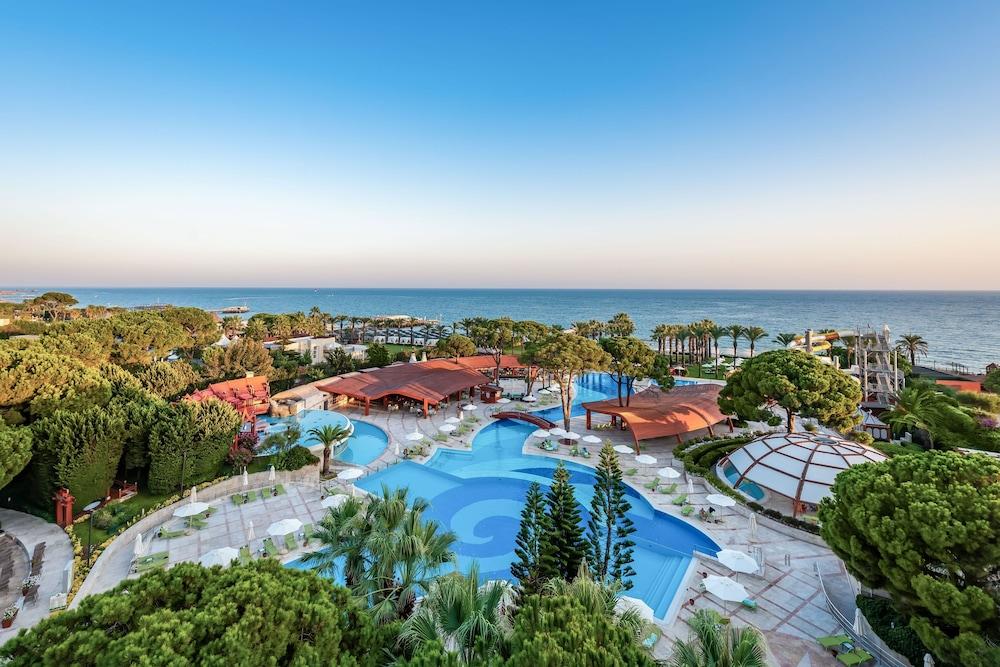 PALOMA SENCIA — BELEK