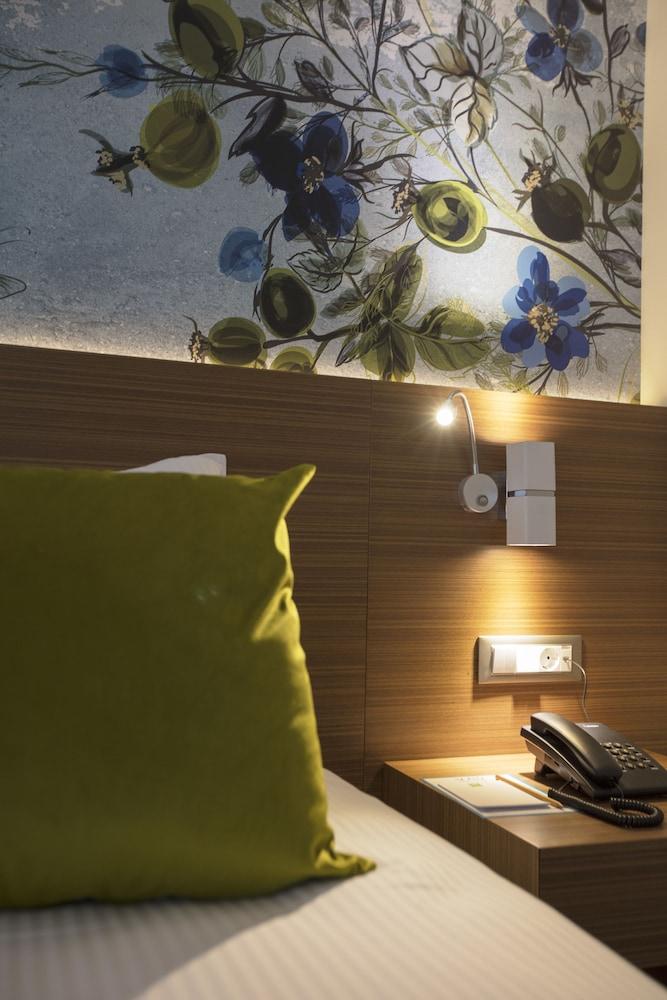 IBIS STYLES IZMIR BORNOVA — IZMIR — фотография отеля №2