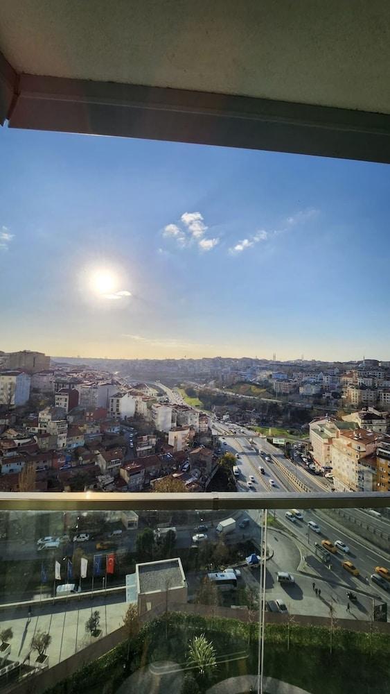 MODERN 2BED CONDO IN LUXURIOUS BUILDING — ISTANBUL — фотография отеля №11