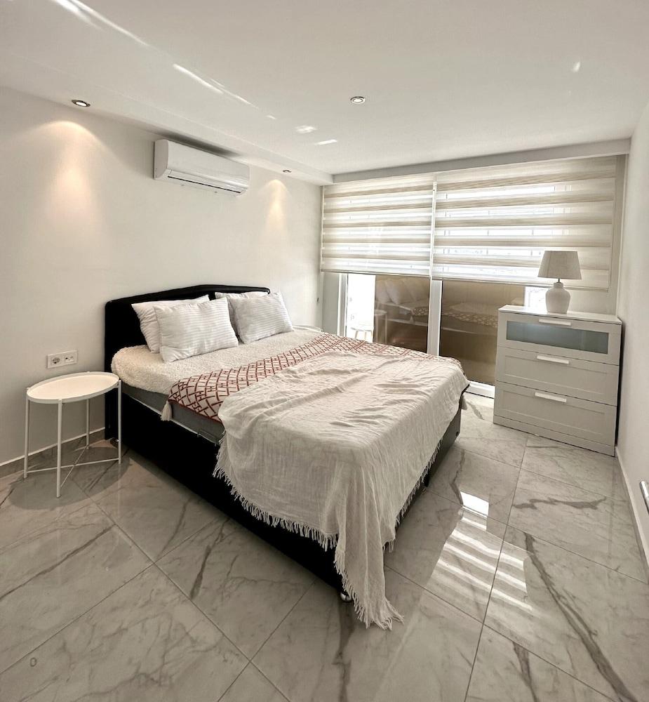 LUXURY 2 BED PRIVATE HOME CLOSE TO THE BEACH ON A SECURE COMMUNITY — SIDE — fotografie hotel nr. 3