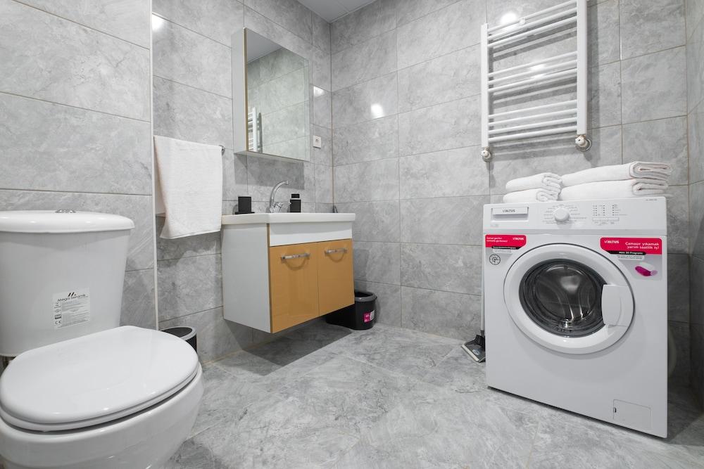 SPACIOUS CENTRAL APARTMENT CROSSROADS OF TRANSPORTS — ISTANBUL — фотография отеля №6