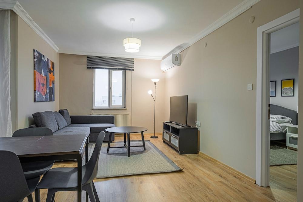 SPACIOUS CENTRAL APARTMENT CROSSROADS OF TRANSPORTS — ISTANBUL — фотография отеля №3