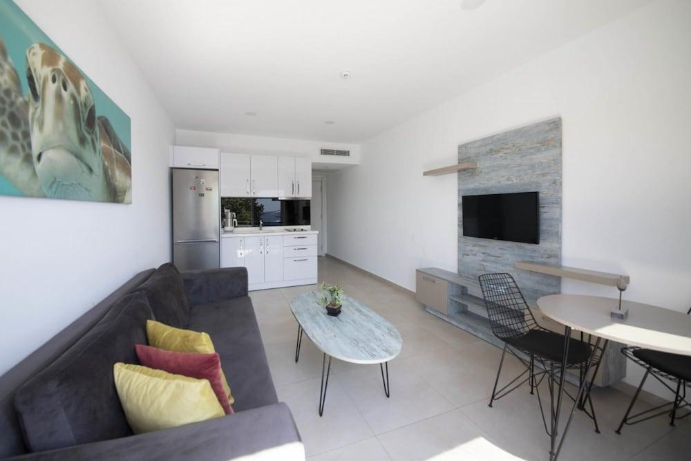 SEAFRONT FLAT WITH BREATHTAKING SEA VIEW IN BODRUM — BODRUM — fotografie hotel nr. 4