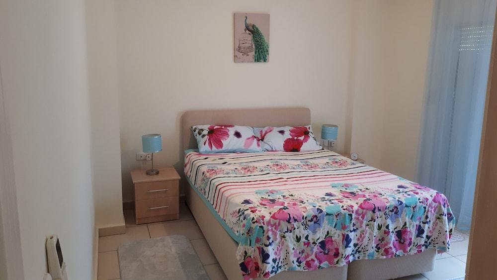 GORGEOUS 2 BED PRIVATE GROUND FLOOR HOME IN ONE OF SIDES MOST EXCLUSIVE COMMUNI — SIDE — фотография отеля №5