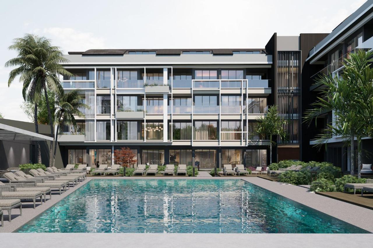 PRIVE SUITE SIDE — SIDE