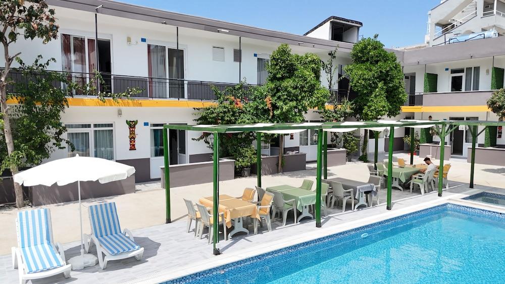 HILLSIDE APART HOUSE — SIDE — fotografie hotel nr. 24