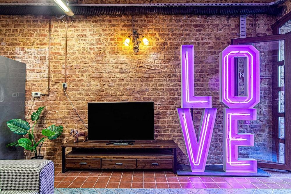 CENTRALLY LOCATED HISTORICAL FLAT IN BEYOGLU — ISTANBUL — fotografie hotel nr. 23