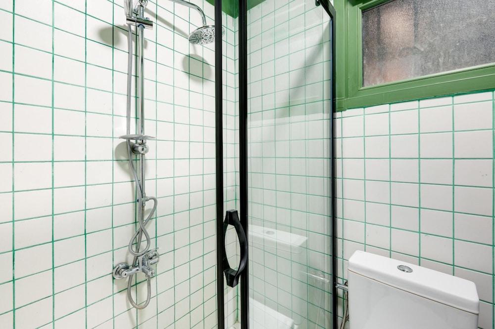 COZY FLAT WITH BALCONY 5 MIN TO GALATA TOWER — ISTANBUL — fotografie hotel nr. 14