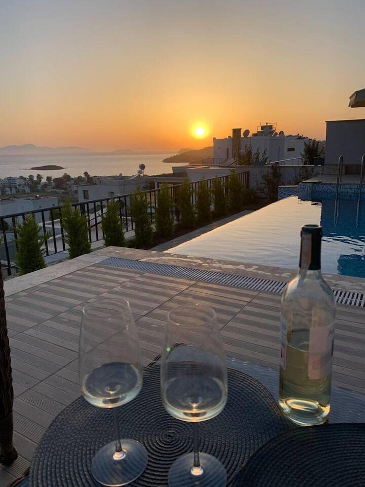 BODRUM - 5 BEDROOMS VILLA WITH HEATED POOL — BODRUM — фотография отеля №31
