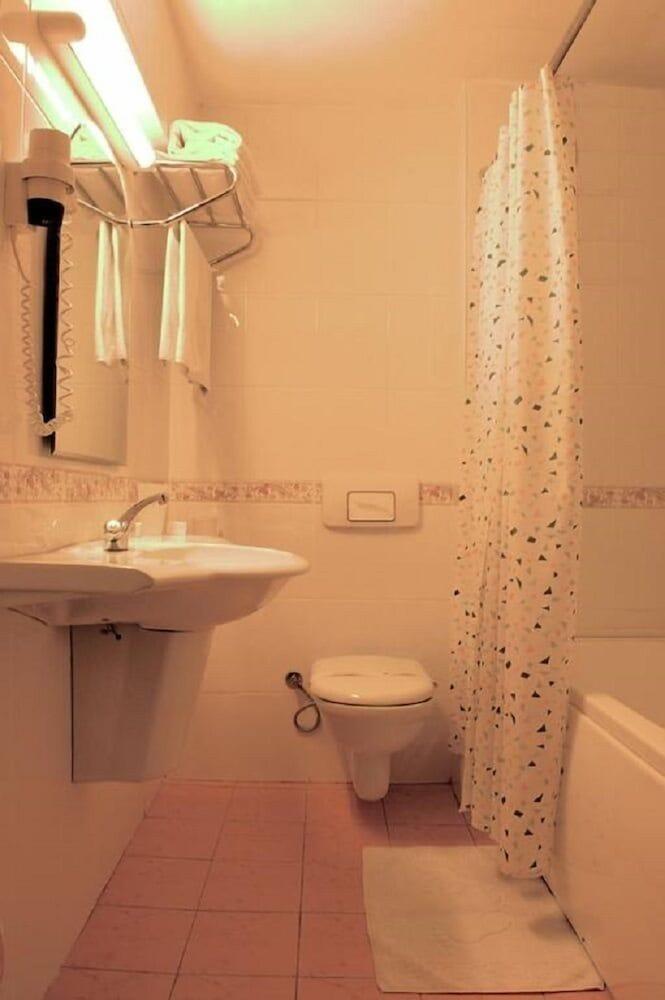 OTEL YUMUKOGLU — IZMIR — фотография отеля №10