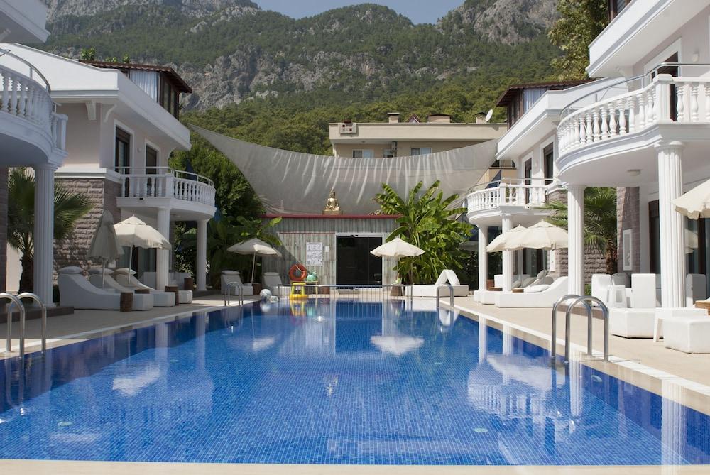 BAMONT VILLAS — GOYNUK