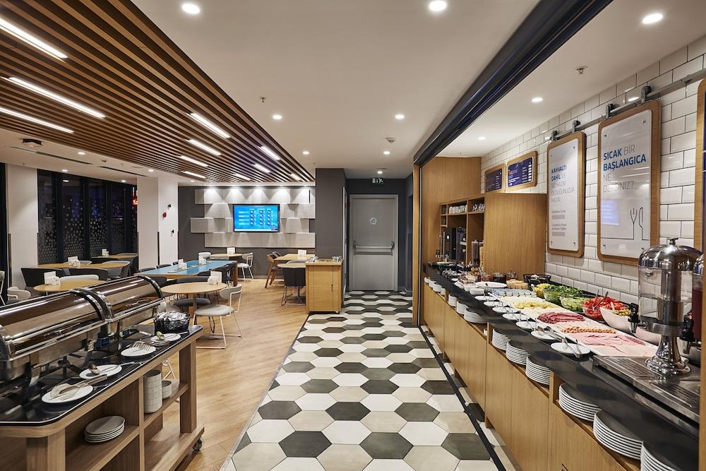 HOLIDAY INN EXPRESS ISTANBUL - ATAKOY METRO — ISTANBUL — фотография отеля №31