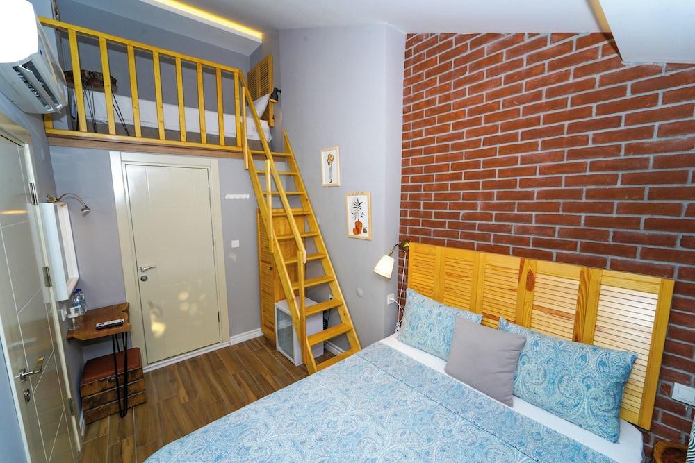 SIGACIK KALYON OTEL — SEFERIHISAR