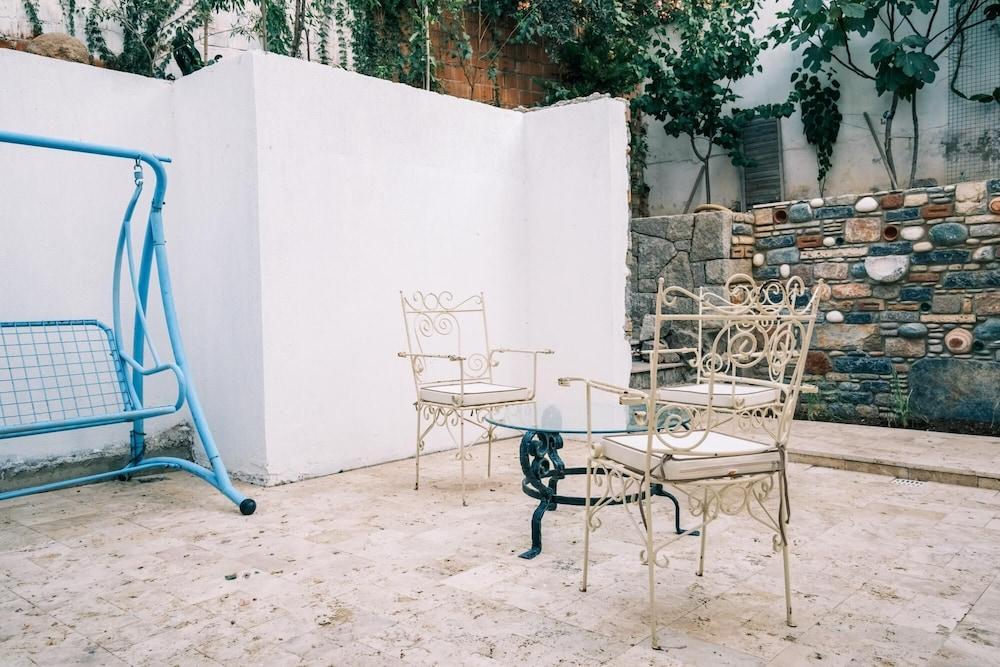 COMFY FLAT W PATIO 3 MIN TO BEACH IN BODRUM — BODRUM — фотография отеля №16
