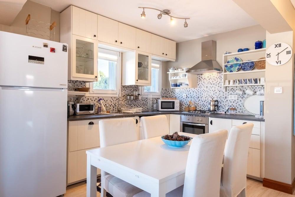 FLAT W SEA VIEW BALCONY 3 MIN TO CESME MARINA — CESME — fotografie hotel nr. 4