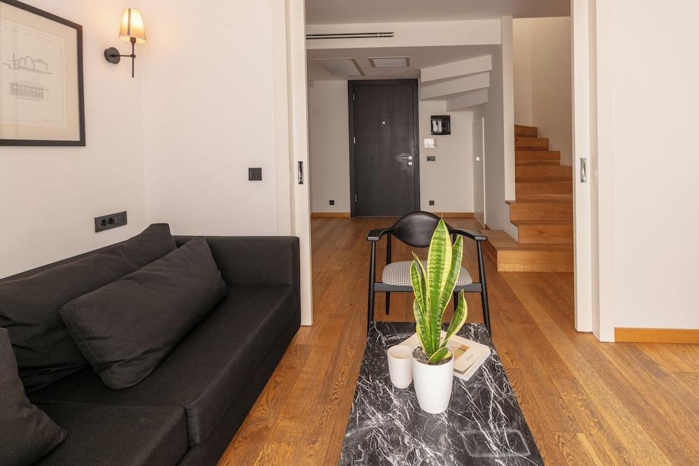 ANDO LIVING - TAKSIM GUMUSSUYU TOWNHOUSE — ISTANBUL — фотография отеля №19