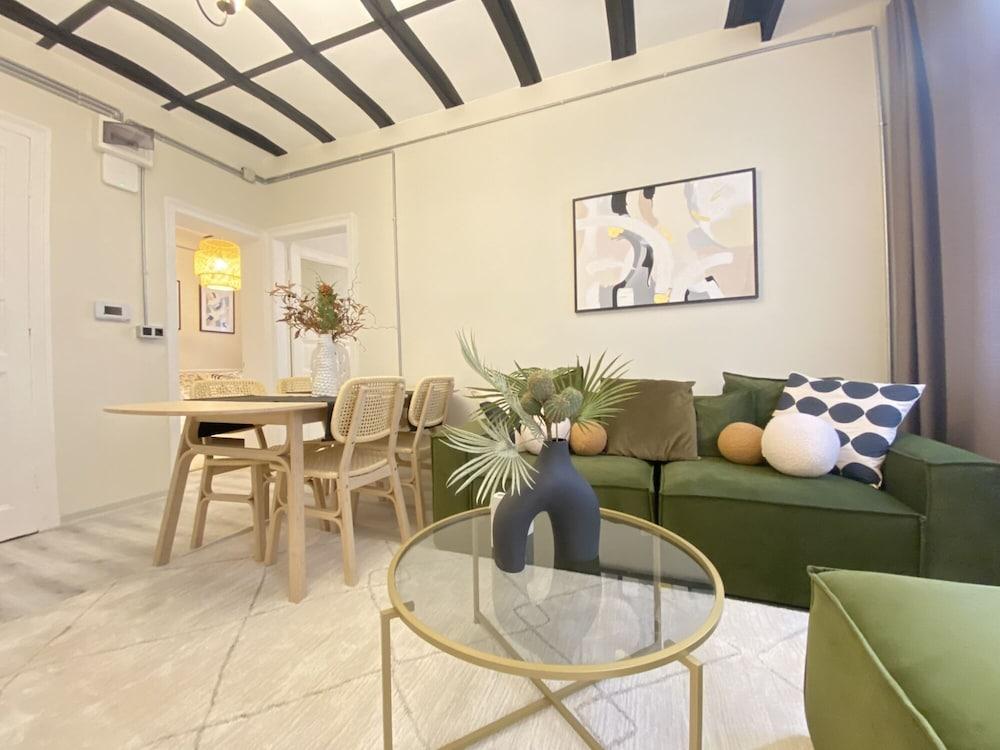 GEM OF GALATA DISCOVER RENOVATED FLAT — ISTANBUL — фотография отеля №5