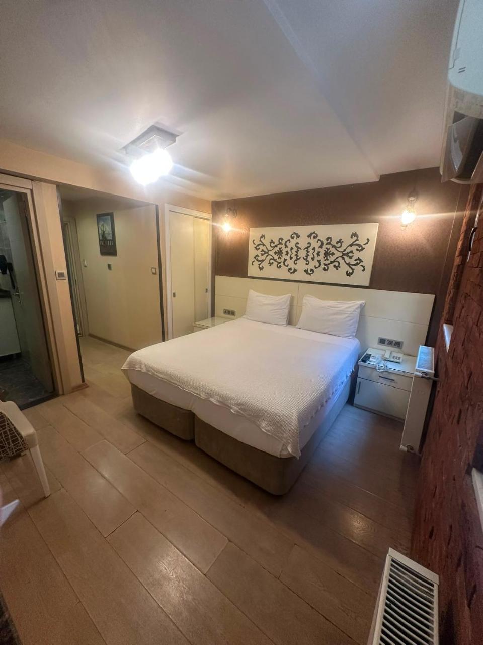 ROOMS INN TAXIM — ISTANBUL — фотография отеля №2