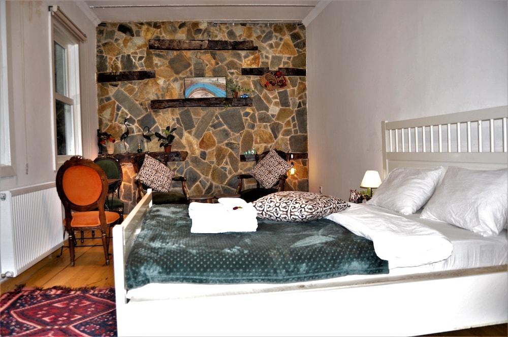 ROOFTOP BALAT ROOMS & APARTMENTS TURKUAZ — ISTANBUL