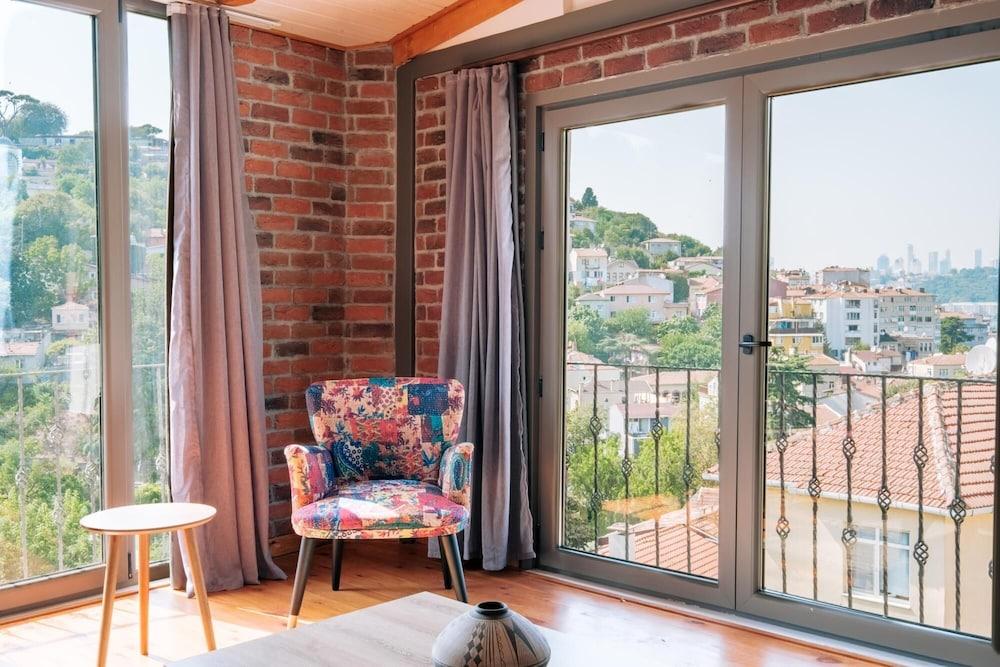 STUNNING SEA VIEW LOFT 5 MIN TO PARK IN KUZGUNCUK — ISTANBUL — фотография отеля №2