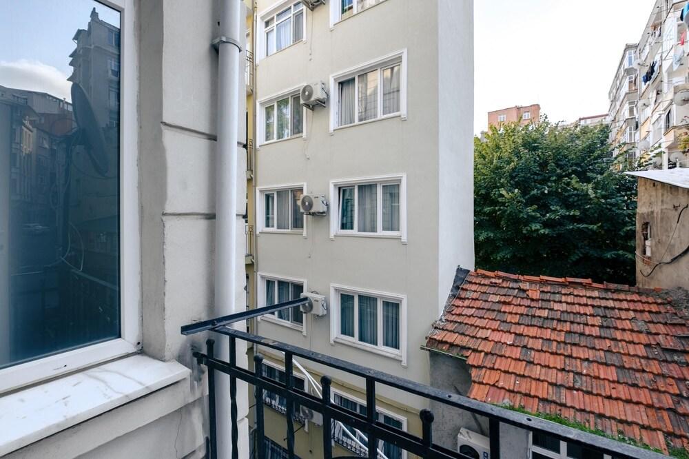 FLAT WITH BALCONY 8 MIN TO ISTIKLAL AVENUE — ISTANBUL — fotografie hotel nr. 12