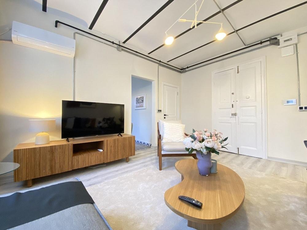 CHIC FLAT 5 MIN TO GALATA TOWER IN ISTIKLAL AVE — ISTANBUL — fotografie hotel nr. 4