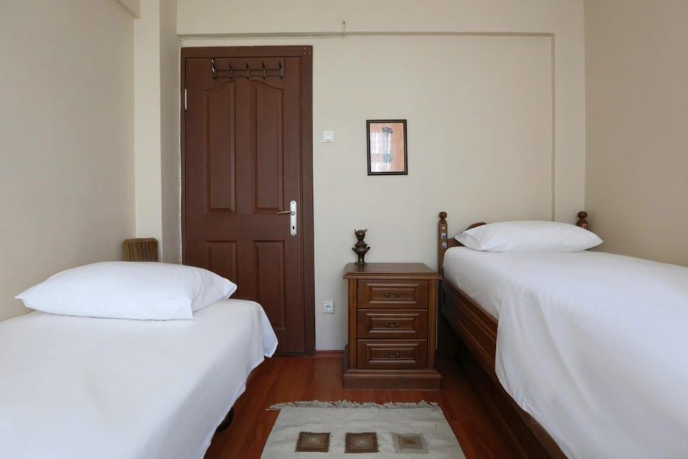 FLAT WITH TWO LIVING ROOMS AND BALCONY IN USKUDAR — ISTANBUL — fotografie hotel nr. 23