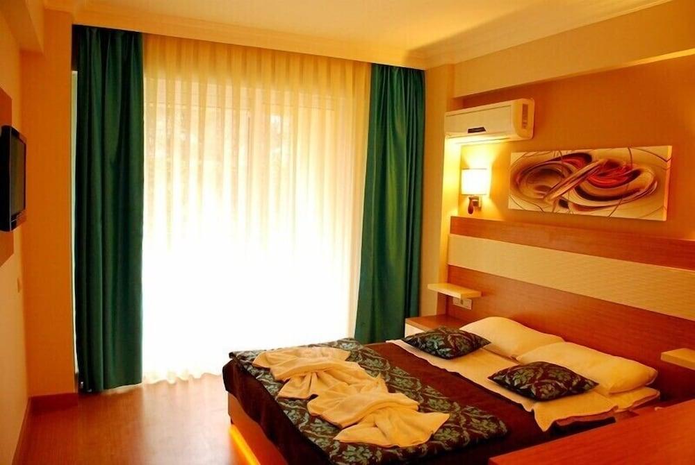 FLORA SUITES HOTEL — KUSADASI — fotografie hotel nr. 2