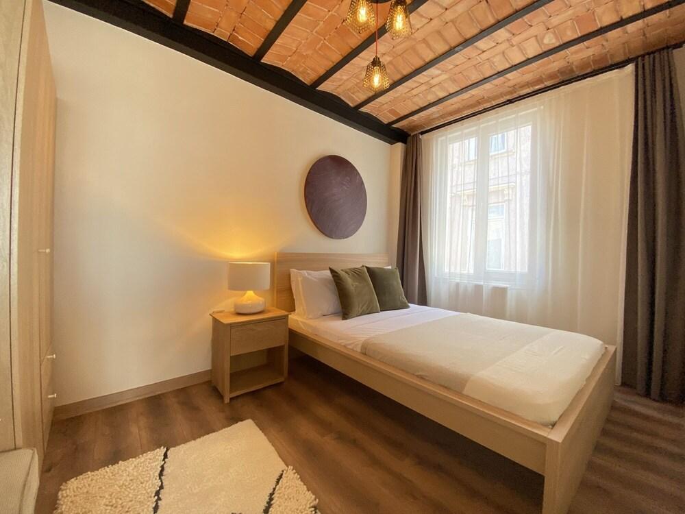 FLAT W CITY VIEW NEAR GALATA TOWER IN ISTIKLAL AVE — ISTANBUL — фотография отеля №12