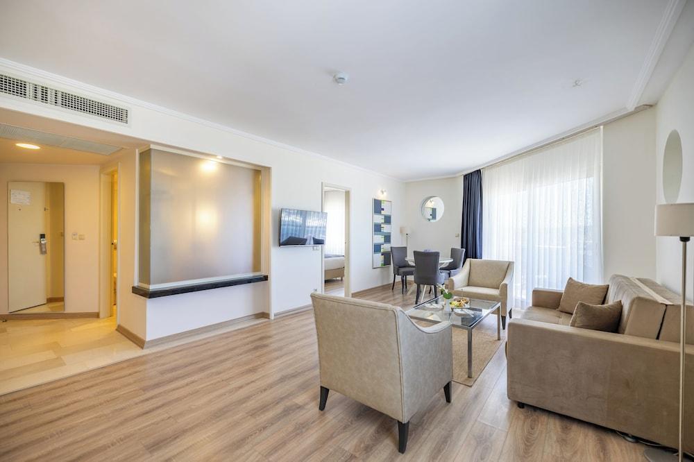 SISUS HOTEL — CESME — фотография отеля №2